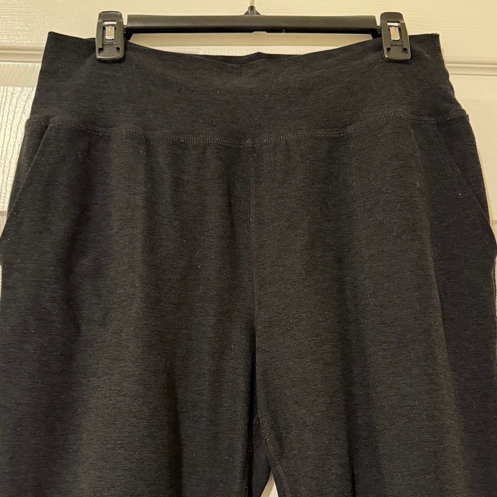 Beyond Yoga Black High-Waisted Joggers w Pockets Women’s Size L